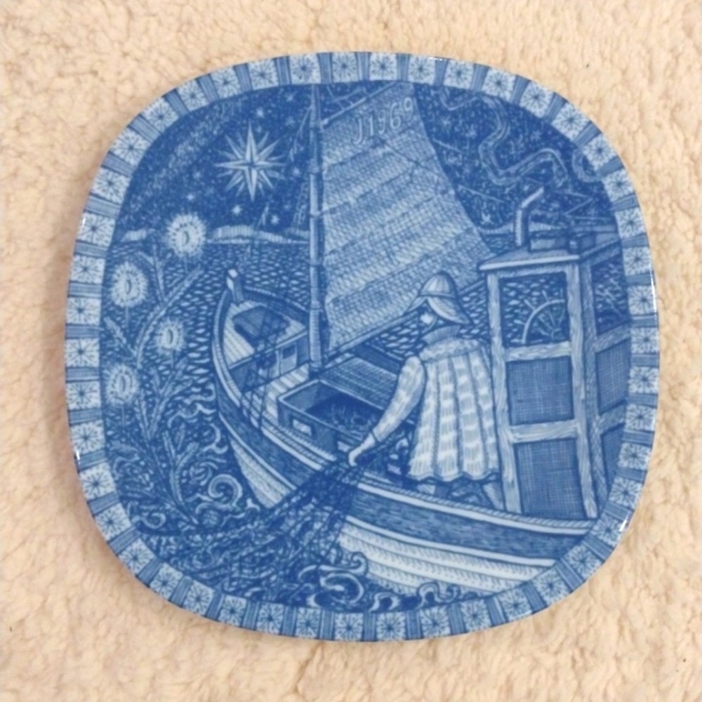 COPY - Limited Edition JULEN Rorstrand Christmas Plate Collectible Blue & White…